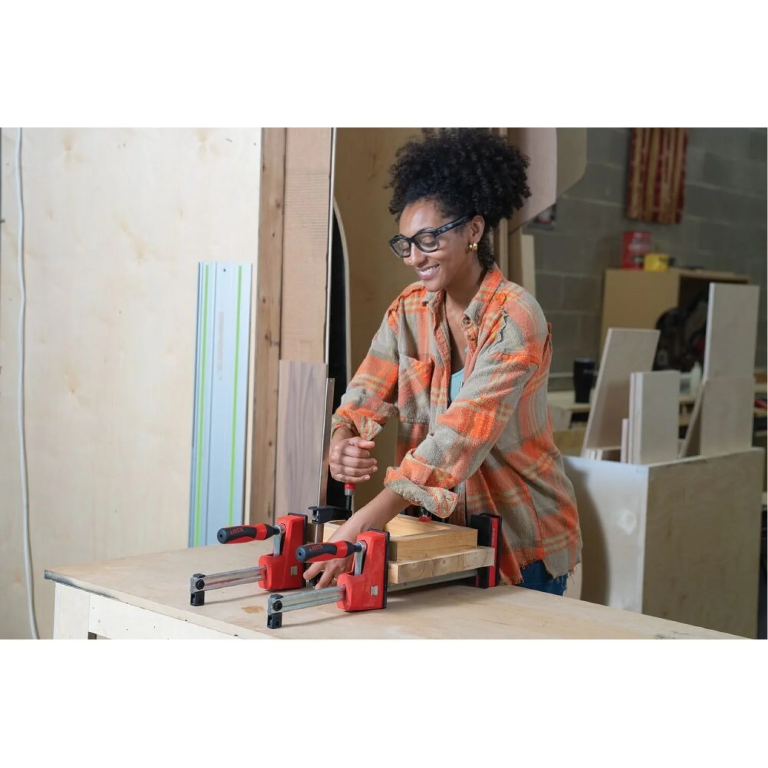 Bessey GSCC2.524 Clamp, clutch style, swivel pads, 2.5 In. x 24 In., 600 lb - Image 9