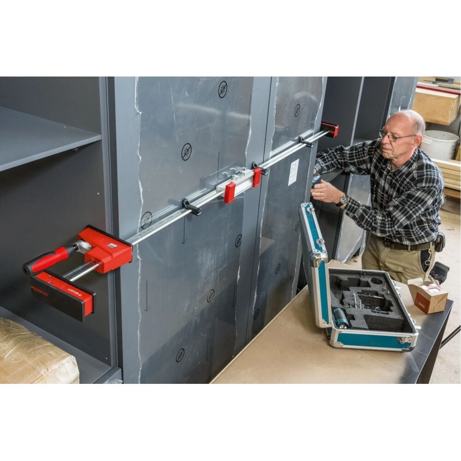 Bessey KRE3518 Parallel Clamp, K Body REVOlution, 18 Inch, 1700 lbs - Image 11