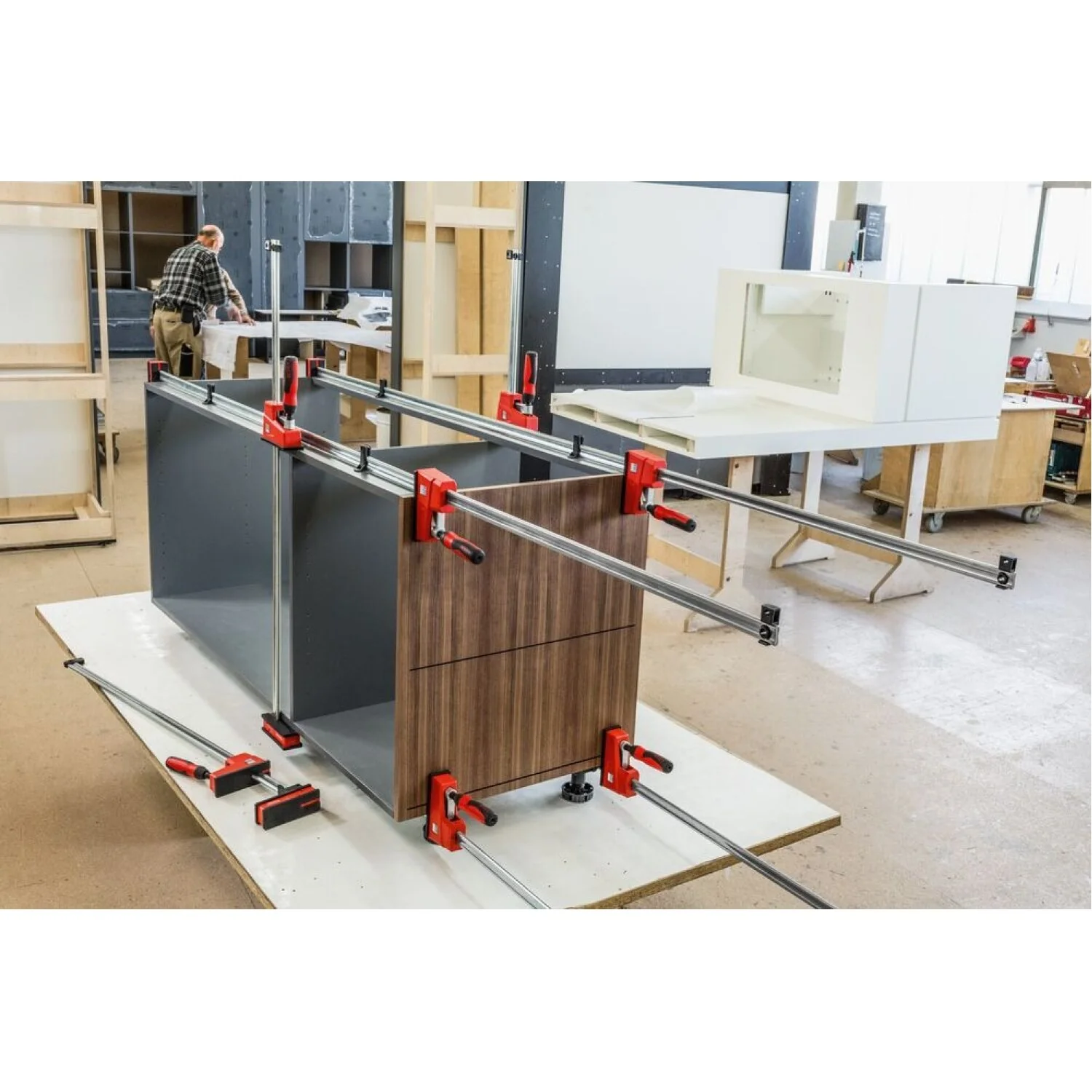 Bessey KRE3524 Parallel Clamp, K Body REVOlution, 24 Inch, 1700 lbs - Image 6