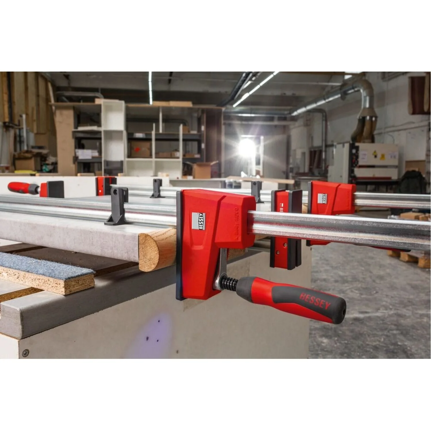 Bessey KRE3598 Parallel Clamp, K Body REVOlution, 98 Inch, 1700 lbs - Image 9