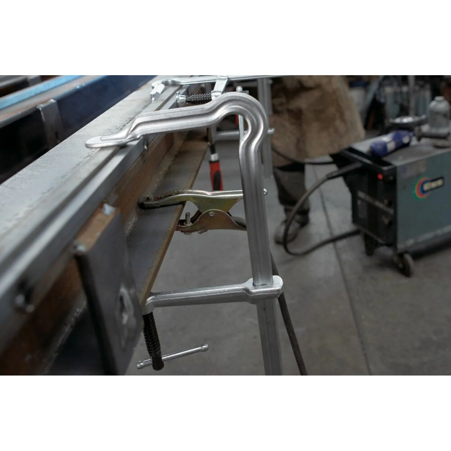 Bessey RSC-8 Clamp, anti-vibration, Omega bend style, 8 In. x 4 In., 770 lb - Image 3