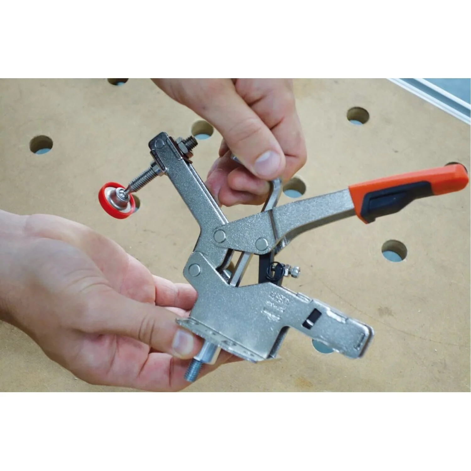 Bessey STC-SET-T20 Auto adjust toggle clamp adaptor for MFT table - Image 6
