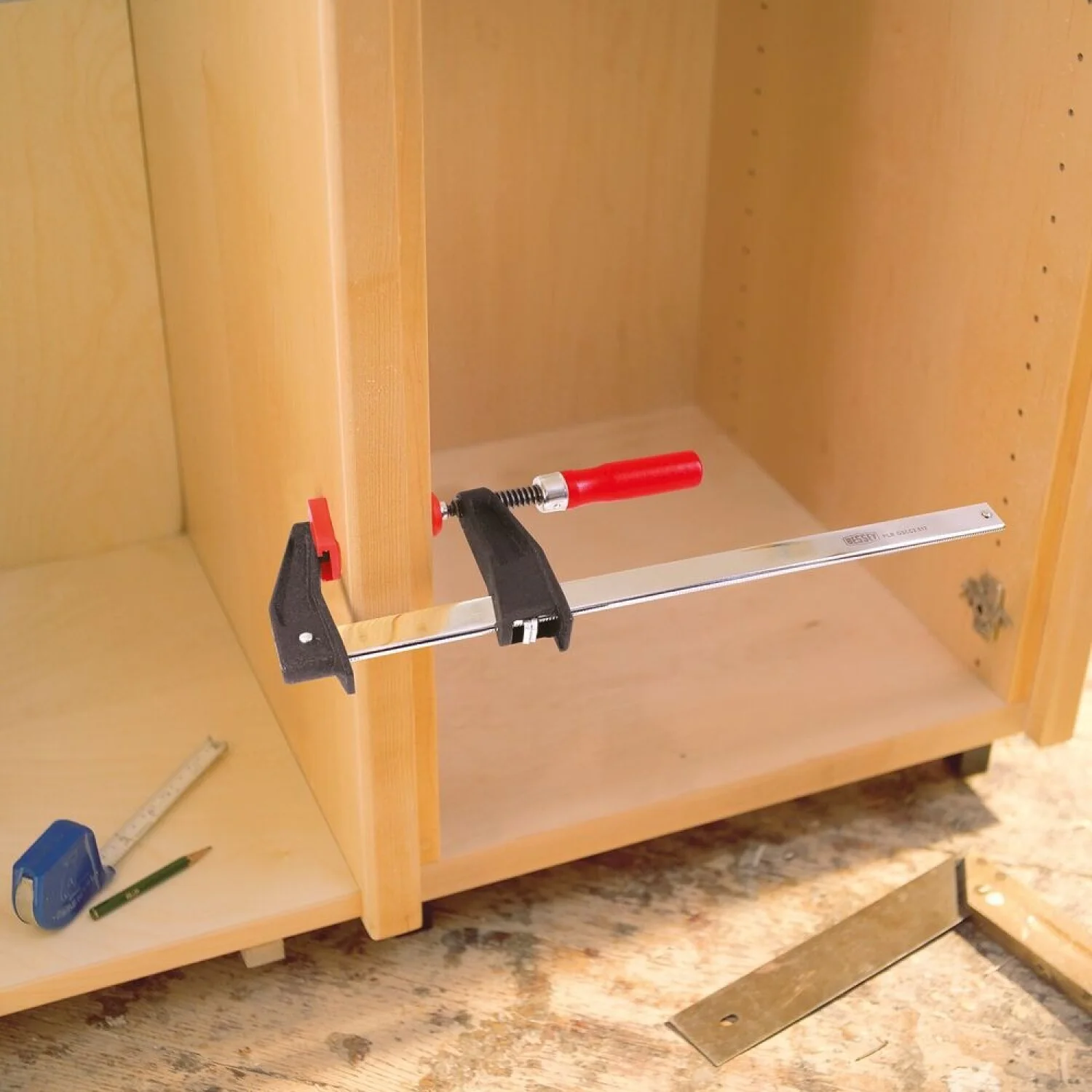 Bessey TGC3.524+2K Clamp, woodworking, clutch style, swivel pads, 3.25 In. x 24 In., 1300 lb - Image 5