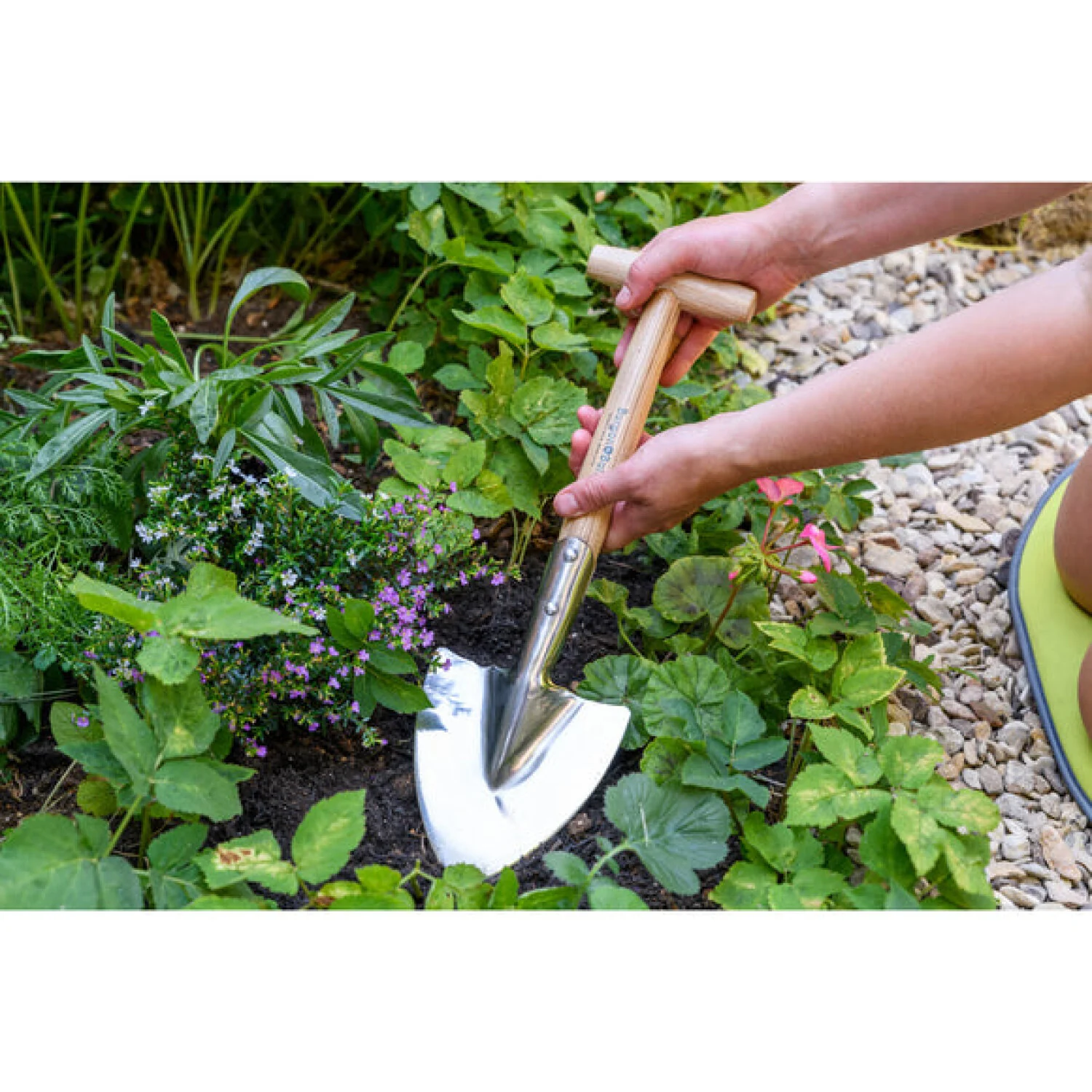 Corona GTB/SPSRHSSML  RHS® Stainless FSC Wood Mid Handled Perennial Spade Small - Image 6