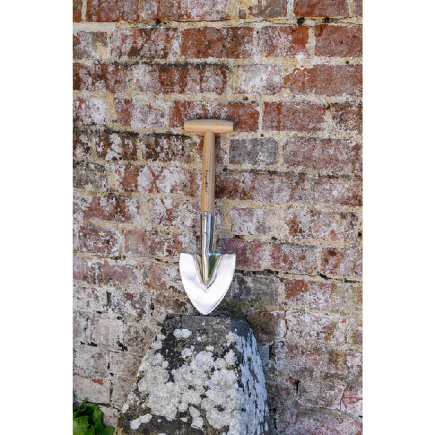 Corona GTB/SPSRHSSML  RHS® Stainless FSC Wood Mid Handled Perennial Spade Small - Image 7