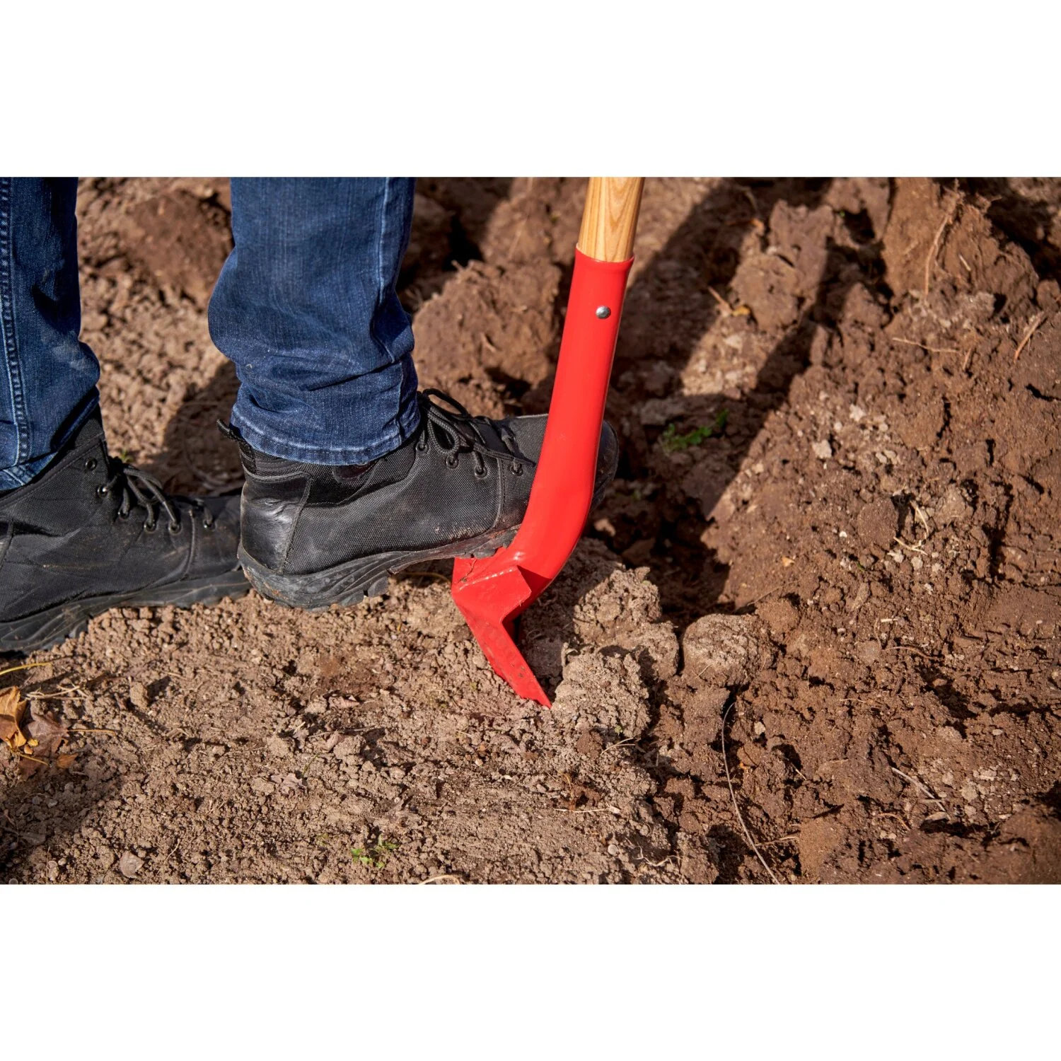 Corona SS 64305 Trench Shovel, 28 Degree, 5 in. Head, Ash Hardwood Handle - Image 4
