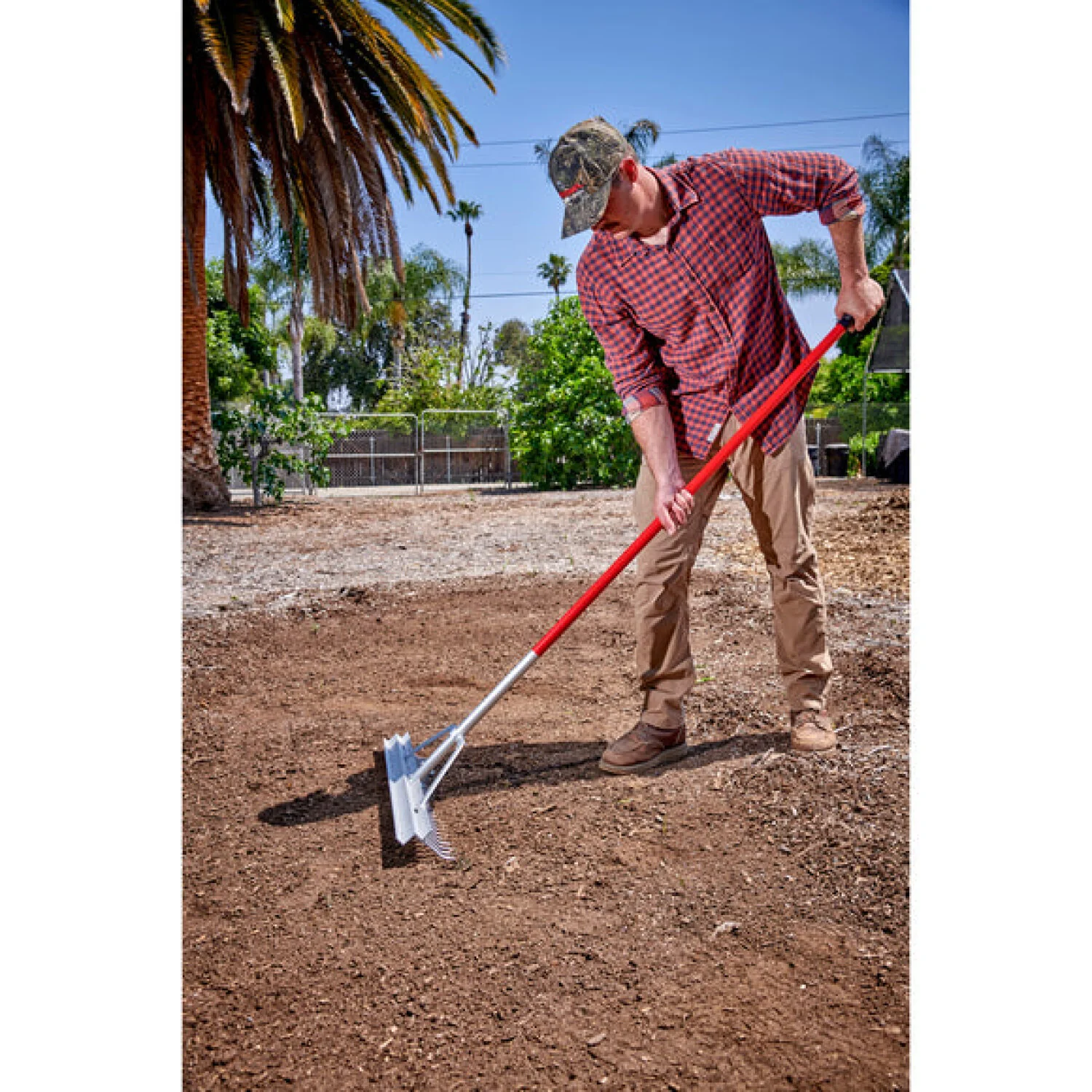 Corona RK 61063 · Aluminum Landscape Rake - 30 Inch/30 Tines - Image 4
