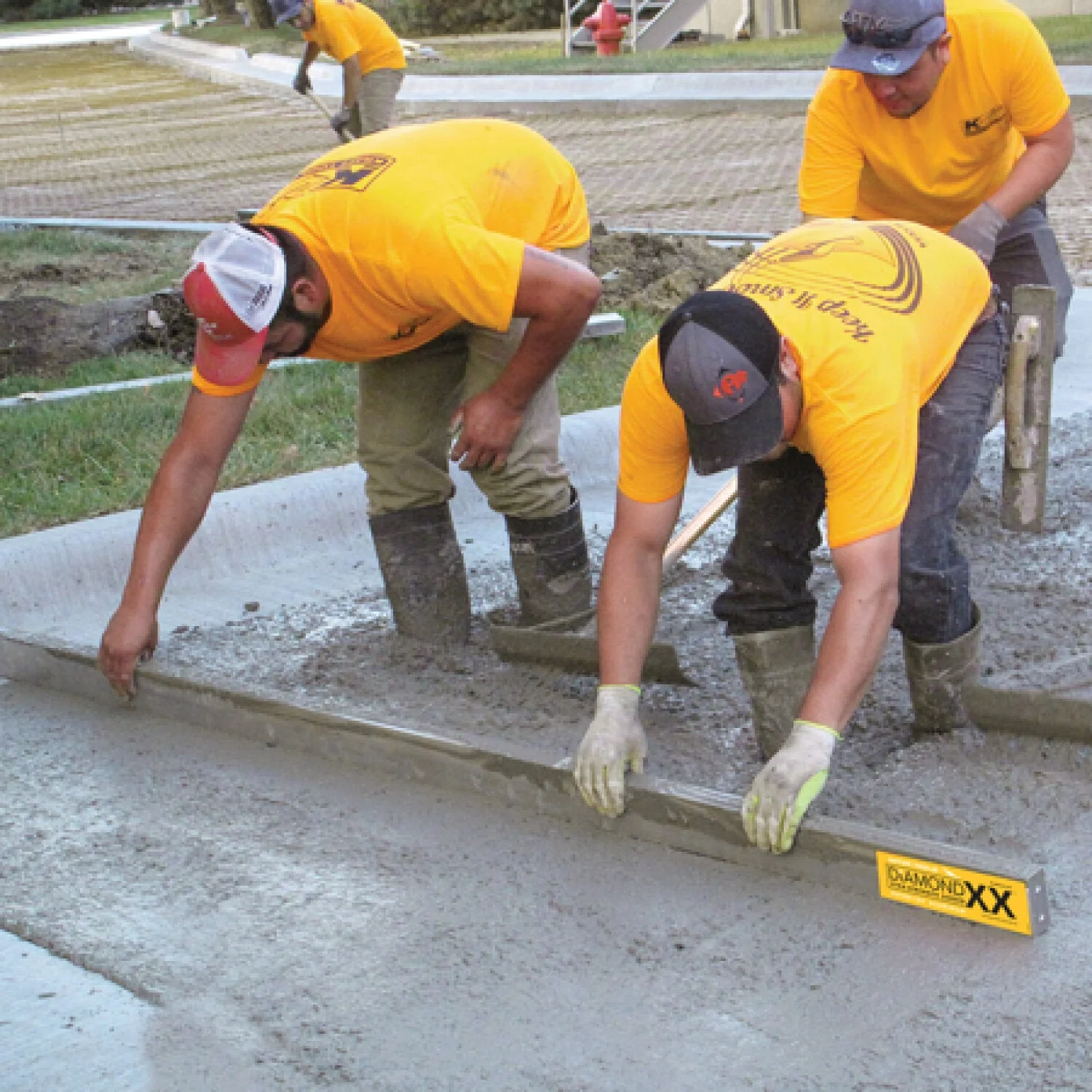 Gator Tools GF11237 24' x 2" x 4" Diamond XX GatorLoy Aluminum Screed - Image 4