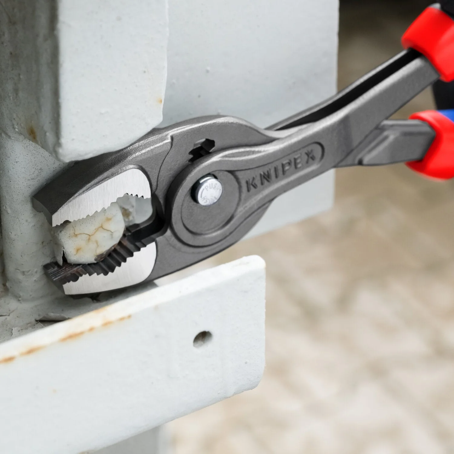 Knipex 82 02 250 KnipeXtend TwinGrip Pliers, 10" - Image 26