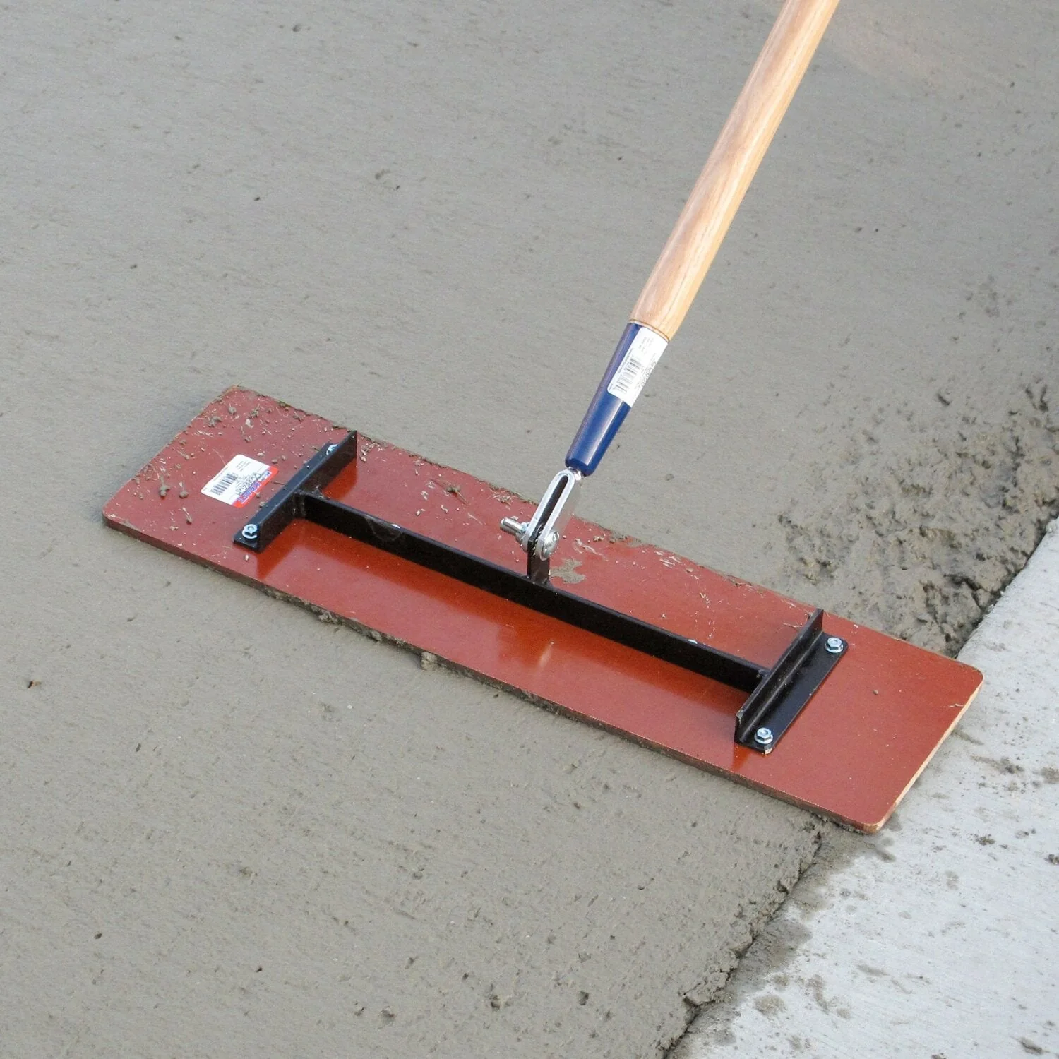 Kraft Tool CC984CR 48" x 7" Laminated Canvas-Resin Bull Float with "H" Bracket - Image 4