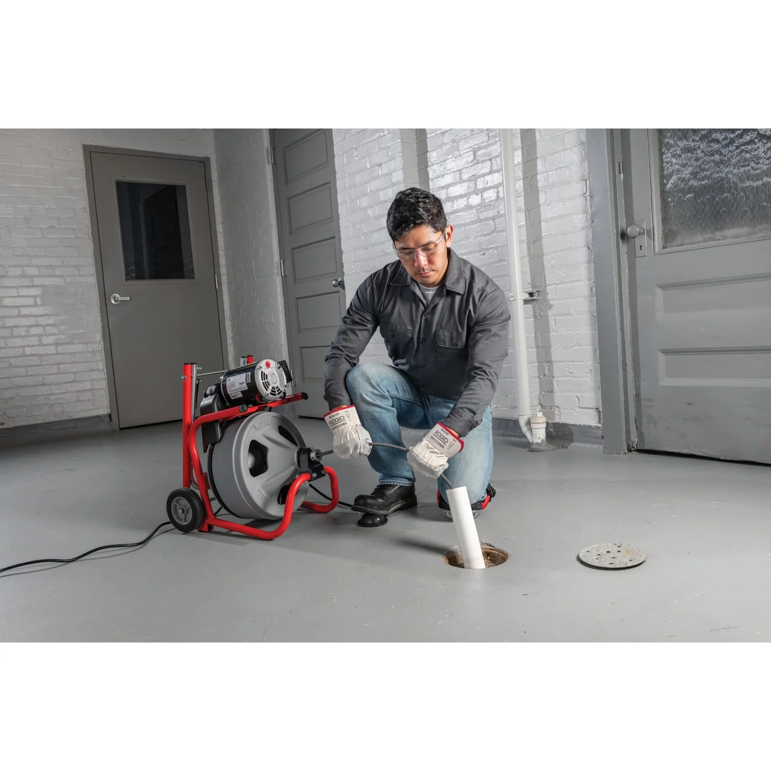 Ridgid 27033 K-400 Machine with RIDGID Drain Cleaning Gloves – C-45 IW 1⁄2" x 75' (12 mm x 23 m)  Solid Core (Integral Wound) Cable – T-260 Tool Set - Image 9